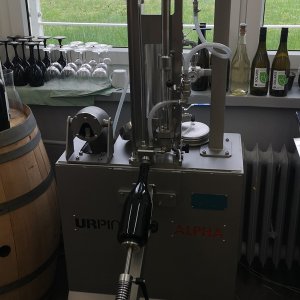 Dostawa urządzeń do produkcji win musujących metodą klasyczną na Zachodniopomorski Uniwersytet Technologiczny, luty 2024
