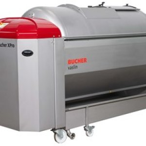 Dostawa prasy do winogron X Pro 15 Bucher Vaslin, Winnica Socha, Sierpień 2025