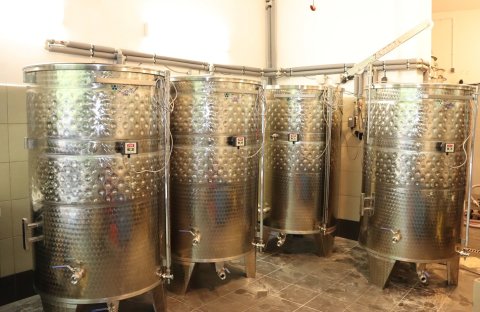 Winnica Morena, dostawa zbiorników fermentacyjnych oraz wykonanie instalacji ich chłodzenia, Lipiec 2021
